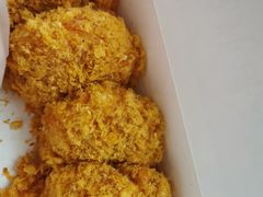 蟹黄风味小贝-鲍师傅糕点(江苏路店)