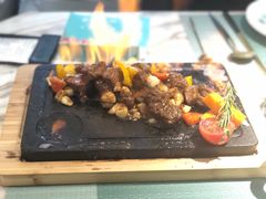 招牌澳洲菲力骰子牛肉-蜜桃花开·中西融合菜E&W(南长街店)