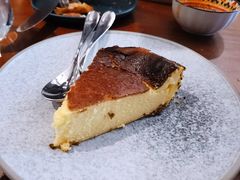 巴斯克蛋糕-Laures·月桂西班牙碳烤餐厅(十尚坊店)
