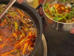 -鸿顺老铁锅美蛙鱼府(解放碑店)