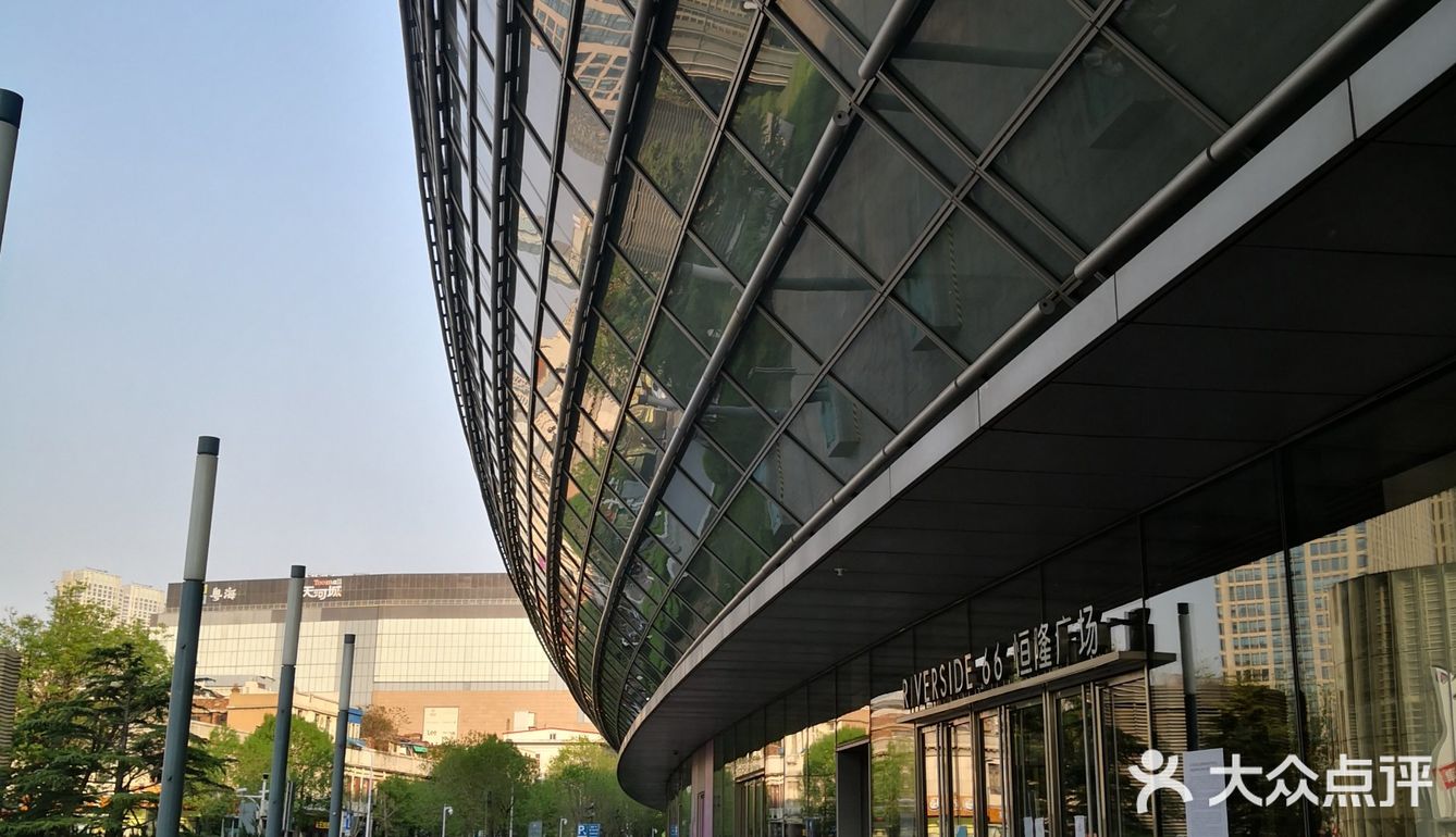 几个月时间，从门庭若市到零零散散的客流，以及一些关门