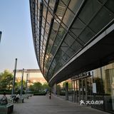 几个月时间，从门庭若市到零零散散的客流，以及一些关门