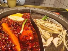 -宽板凳老灶火锅(台湾街店)