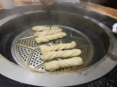 -粘豆包柴火铁锅炖