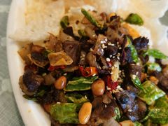 锅巴牦牛肉-小厨子私房菜·云南美食店