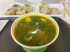 油豆腐牛肉粉丝汤（咖喱）-小杨生煎(南京东路食品一店)