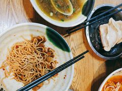 -黄阿姨锅贴大王(万航渡路店)