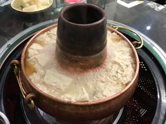 -撮一顿纳西铜火锅