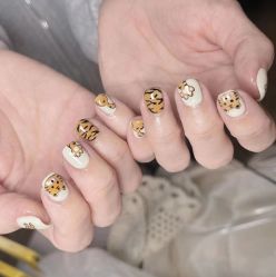 -Seven Nail七姑娘の美甲店