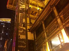 -屋顶顶城市·江景酒店-客房部