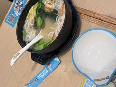 -灵芝妹子海鲜米线(香炉礁山姆店)