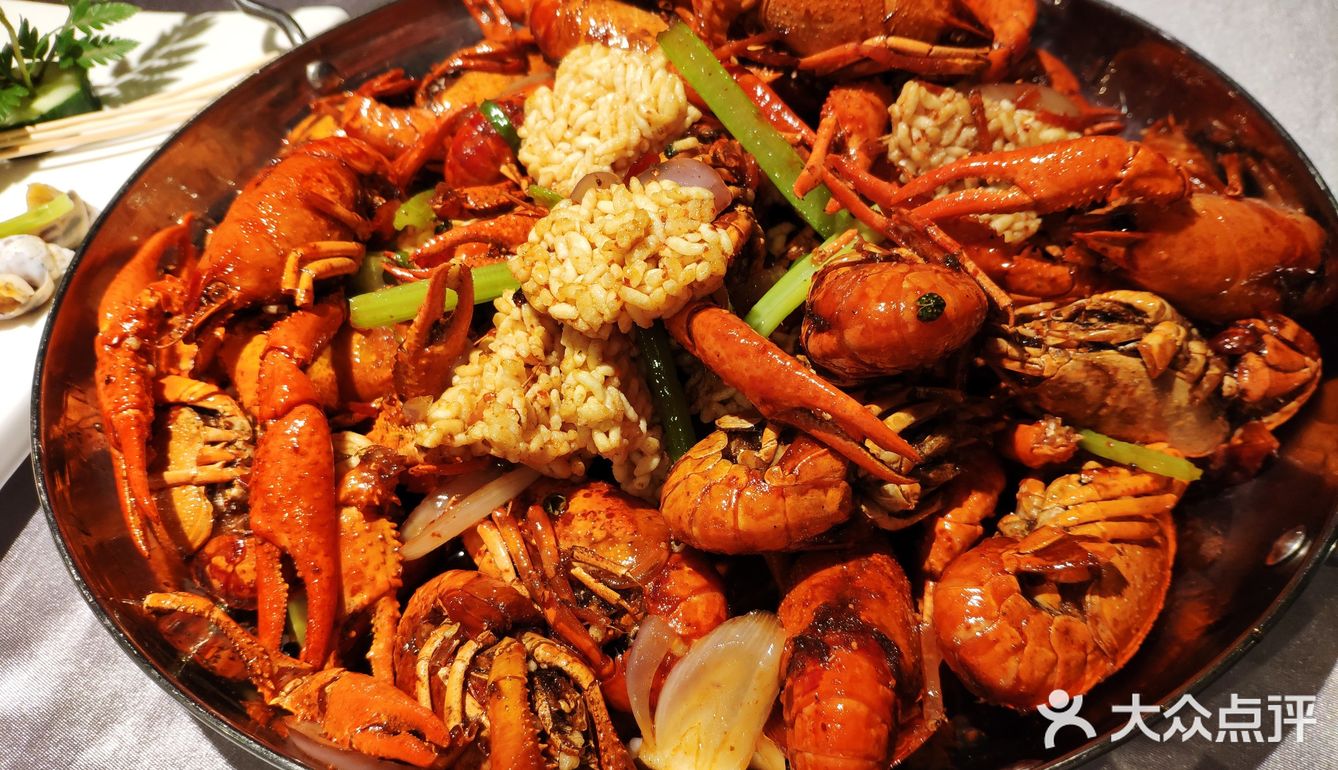 网红秘制小龙虾个头不大