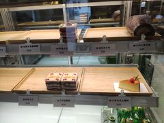 面包甜点陈列柜-AHAVA·Fang Baking Studio