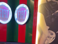 -UK派对KTV(日月广场店)