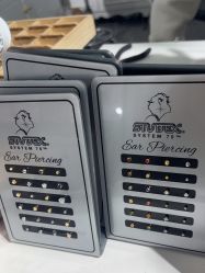 -AI艾耳·专业手工耳洞·穿孔美学馆