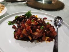 -鞍山大白鲨美食酒店