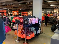 -NIKE上海青浦换季优惠店