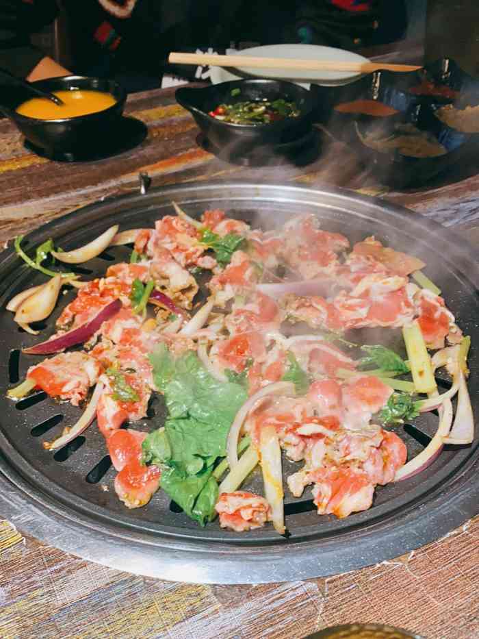 齐齐哈尔小炉匠炭火烤肉-"大晚上,超级馋肉,该怎么办,只能刷刷大众.
