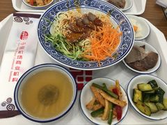 -陇兴楼兰州拉面(西安咸阳国际机场店)