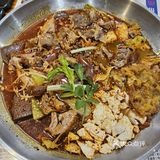 这家冒烤鸭里居然还有炸蛋，豆花，玩的很溜呀