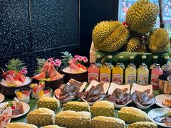 -雍容荟帝王蟹活龙虾展台自助(IFS黑金店)