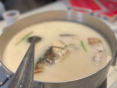 浓汤鱼头锅-肥仔文澳门猪骨煲(南京西路店)