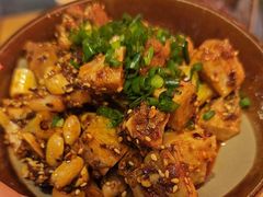 -有红鸡毛店·砂锅菜(抚琴夜市店)