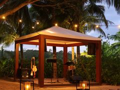 -三亚艾迪逊酒店·海滩烧烤 BARBACOA·现场乐队·浪漫晚餐·烧烤海鲜