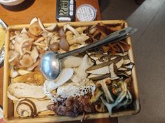 -宣威山野人家·云南菜·菌火锅(金碧店)