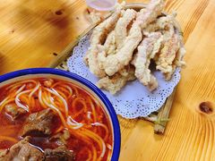 特色红烧排骨米线-胖胖板凳面