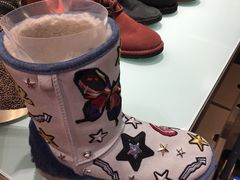 -UGG(燕莎奥特莱斯购物中心店)