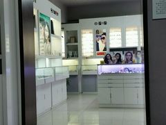 -提一眼镜·蔡司·依视路(小寨店)
