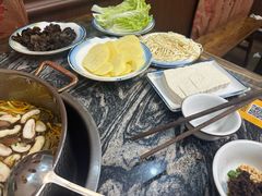 -乳仔牛牦牛汤锅 烤羊排(松潘古城店)