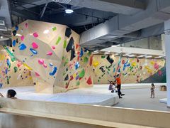 -ROCKPLUS攀岩馆(环宇城店)