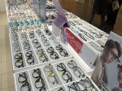 -美式眼镜·授权蔡司.依视路.尼康.豪雅.明月(南翔印象城店)