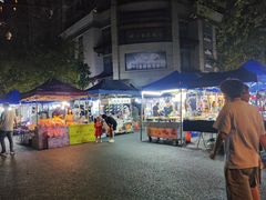-吴山路夜市