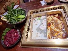 -东巴婆婆云南鱼豆花火锅(大东门店)