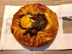 酥皮番茄牛肉蛋-屋裡·Union Bakery(龙江路店)