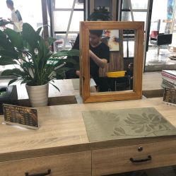 -天下皇剪新潇洒美容美发