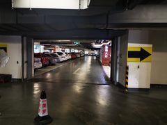 -美罗城停车场