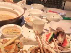 -三人行骨头王火锅(长寿店)
