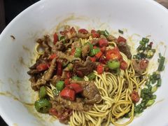 辣椒炒肉干拌面-虎子面粉馆(五一东村店)