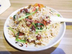 金牌烤鸭蛋炒饭-淮安人特色蛋炒饭(李府街店)