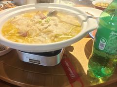 -头上红煨盐鸡·非遗院子餐厅