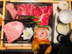 -铭牛烧肉·和牛海鲜自助(高新月牙湖店)