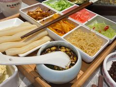-野山舂·贵州现舂酸汤牛肉(民生路店)