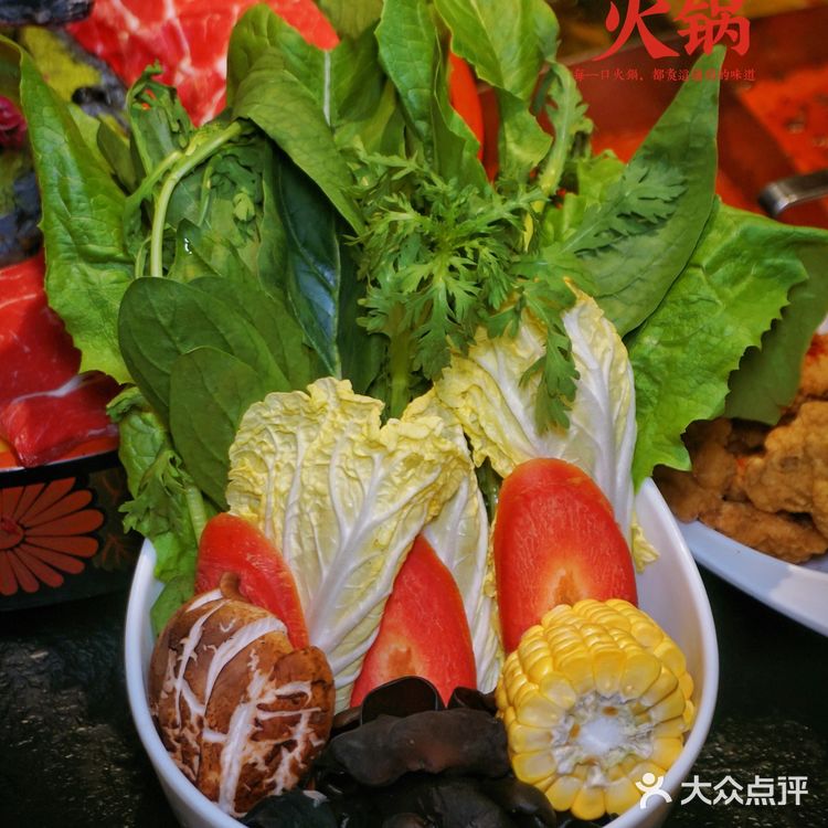 大口炫肉的过瘾四宫格|鸭血豆腐|扯面随便吃