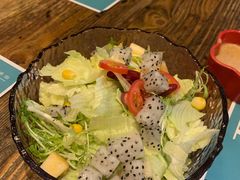 蔬菜沙拉-胡桃里音乐酒馆(环亚凯瑟琳广场店)