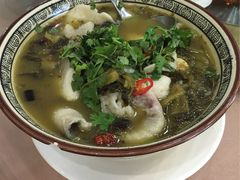 酸菜煨黑鱼-熙春园餐厅