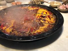 -渝嘴小老弟老火锅(华新村店)
